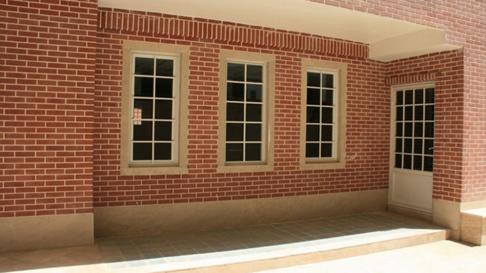 نمای سنتی ساختمان با آجر سفال