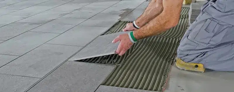نحوه استفاده از چسب کاشی پودری